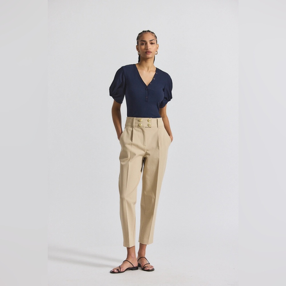 Derek Lam Leonie Pleated Tapered Beige Pant. Size 6. NWOT. MSRP $359.